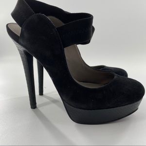 Levity Harlow black round toe pump size 9